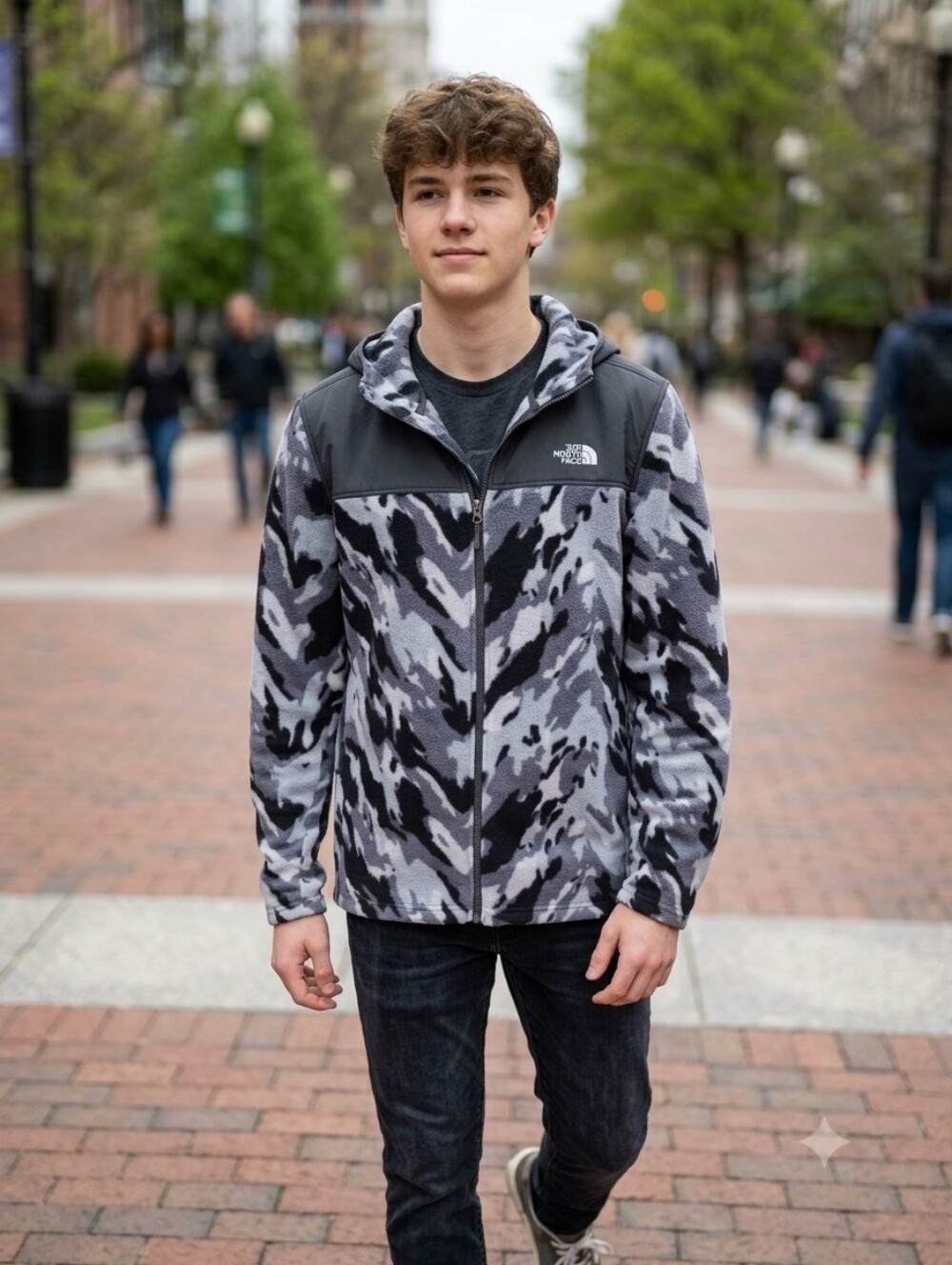 The North Face ✨️ Men's Gray Camouflage Hooded Fleece Jacket Size XL (18-20)